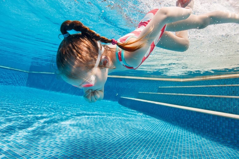 nauka plywania dla dzieci